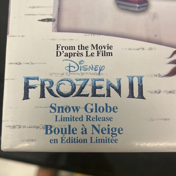 Disney Frozen Limited Edition Snow globe - Picture 6 of 7